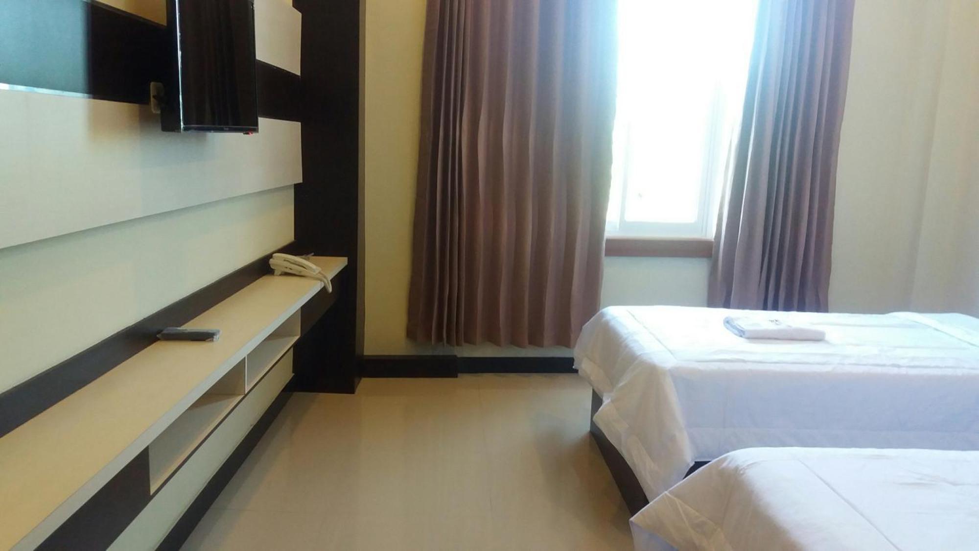 Galaxy Inn Baubau المظهر الخارجي الصورة